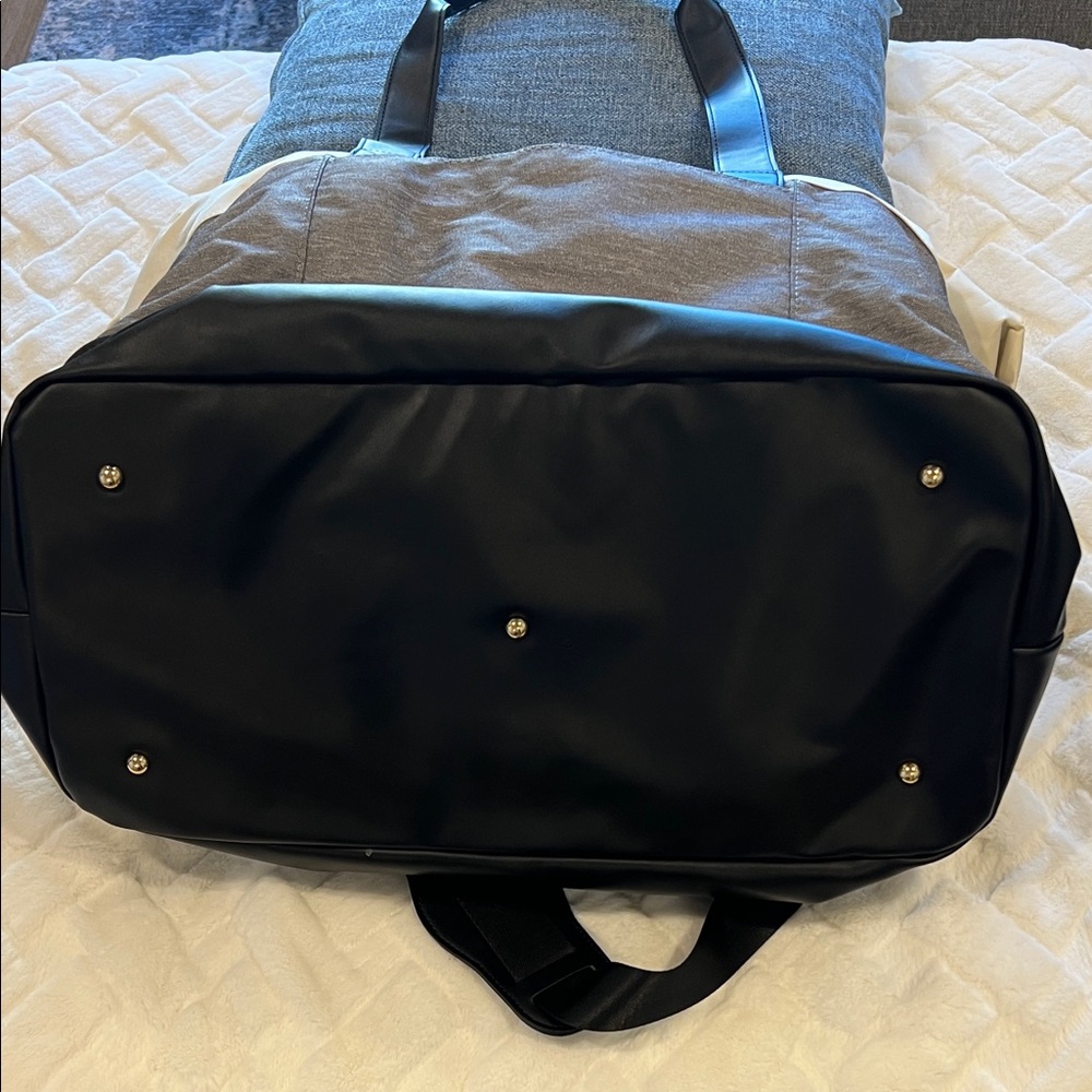 Lovevook Black, Gray and White Weekender Travel Bag - Picture 5 of 10